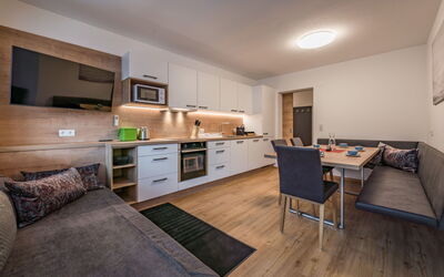 Montec 500.1: Cabinetry, Meubles, Comptoir, Bâtiment, Bois, Tiroir, Cuisine, Design Intérieur, Confort, Tache De Bois