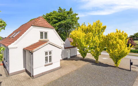 Essie - 20Km from the Sea: Bois, Toit, Architecture, Domicile, Maison, Chalet, Siding, Dur, Pente, Biens