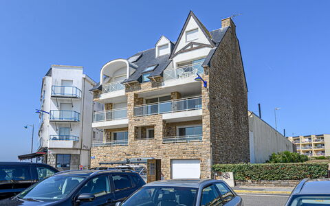 Résidence Villa des Iles: Ciel, Bâtiment, Neige, Plante, Fenêtre, Arbre, Maison, Gelé, Pente, Paysage Naturel