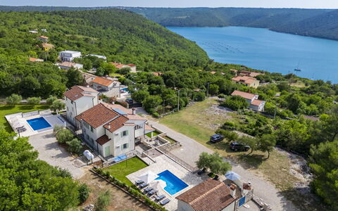 Villa Dina: Vue Du Ciel, Piscine, Recours, Biens, Photographie Aérienne, Eco Hôtel, Ville Resort, Villa, Hôtel