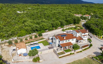 Villa Dina