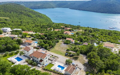 Villa Dina