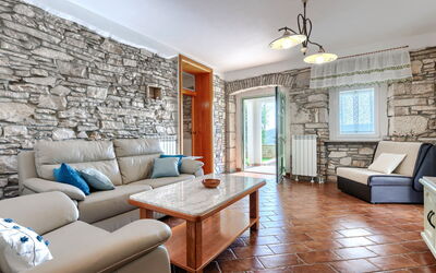 Villa Dina