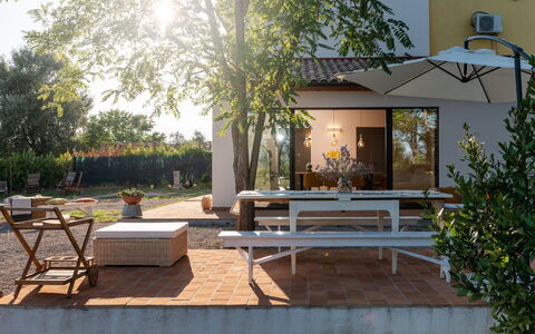Podere San Fermo: Plante, Propriété, Bâtiment, Fenêtre, Ombre, Surface De La Route, Ciel, Mobilier De Jardin, Arbre, Architecture