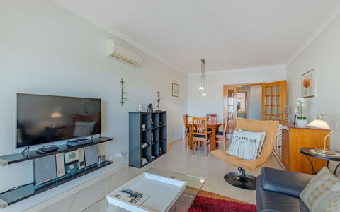 Sunny Beach Casa-M: Sol, Design Intérieur, Sol, Pièce, Plafond, Meubles, Salon, Télévision, Appartement, Canapé