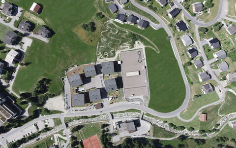 Disentis 50: Propriété, Infrastructure, Plante, Lot Terre, Design Urbain, Quartier, Zone Résidentielle, Espace Public, Herbe, Rue