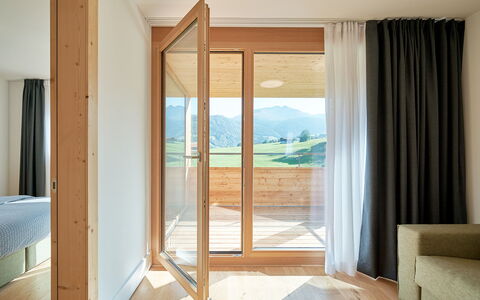 Disentis 50: Propriété, Bâtiment, Bois, Ombre, Rideau, Confort, Sol, Sol, Dur