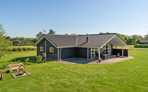 Eicke - 12Km from the Sea: Bois, Toit, Architecture, Domicile, Maison, Chalet, Siding, Dur, Pente, Biens