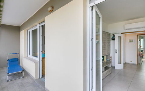 Massimo Beach House: Nuage, Ciel, Plante, Arecales, Ombre, Arbre, Cotiers Et Relief Océaniques, Loisir, Terrestre Des Plantes, Bateau