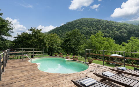 Locanda Di Alberi Without Kitchen: Nuage, L'Eau, Ciel, Ressources En Eau, Propriété, Piscine, Montagne, Plan D'Eau, Arbre, Paysage Naturel