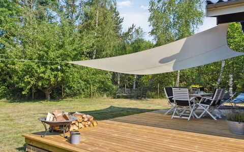 Thordgrim - 600M from the Sea: Ombre, Mobilier De Jardin, Pelouse, Jardin, Chaise, Cour, Store, Tableau De Plein Air, Arrière-Cour