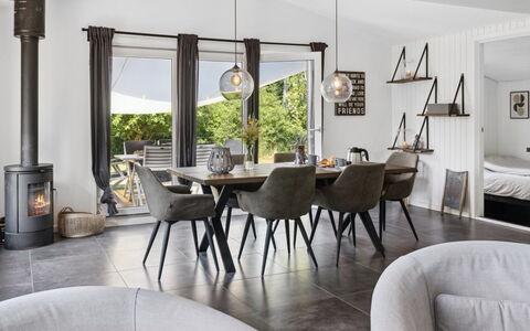Thordgrim - 600M from the Sea: Meubles, Design Intérieur, Sol, Bois, Sol, Salon, Chaise, Canapé, Parquet, Domicile