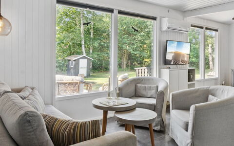 Thordgrim - 600M from the Sea: Bois, Design Intérieur, Sol, Meubles, Plafond, Sol, Domicile, Pièce, Canapé, Salon
