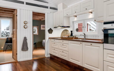 Valda - 1.5Km from the Sea: Sol, Design Intérieur, Bois, Cabinetry, Cuisine, Parquet, Sol, Plafond, Principaux Appliance, Meubles