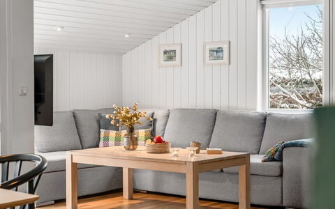 Valda - 1.5Km from the Sea: Meubles, Sol, Sol, Design Intérieur, Bois, Table, Canapé, Parquet, Salon, Table Basse