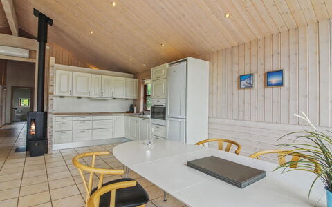 Ran - 1.5Km from the Sea: Bois, Domicile, Porche, Plate-Forme, Dur, Toit, Tache De Bois, Parquet, Eco Hôtel
