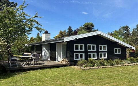 Hendrina - 500M from the Sea: Bois, Maison, Domicile, Chalet, Toit, Lot Terre, Ferme, Siding, Porche, Porte