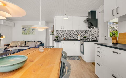 Hendrina - 500M from the Sea: Blanc