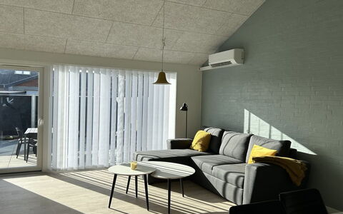 Esger - 900M from the Sea: Plafond, Sol, Design Intérieur, Sol, Composite, Meubles, Recours, Hôtel, Conception, Daylighting