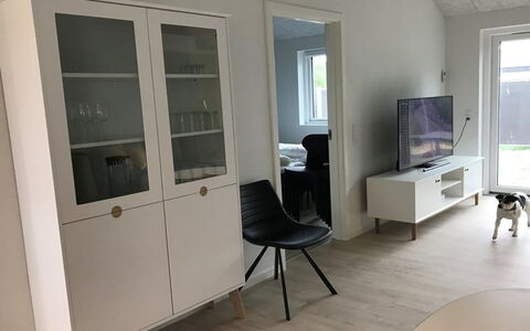 Esger - 900M from the Sea: Plafond, Sol, Design Intérieur, Sol, Composite, Meubles, Recours, Hôtel, Conception, Daylighting