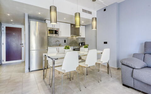 Cap Blanc: Meubles, Cabinetry, Chaise, Comptoir, Bâtiment, Plante D'Appartement, Canapé, Table, Design Intérieur, Sol