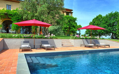 Villa Marliana: L'Eau, Plante, Propriété, Ciel, Meubles, Piscine, Bleu Azur, Balancelle, Ombre, Mobilier De Jardin