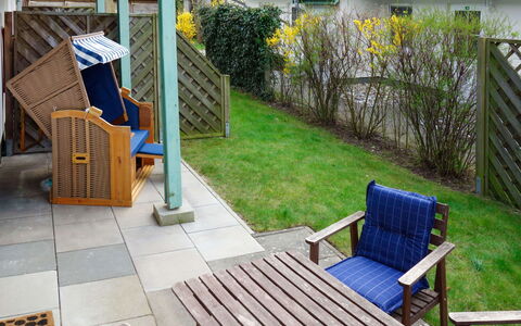 Am Küstenwald: Plante, Meubles, Vert, Bâtiment, Mobilier De Jardin, Bois, Arbre, Jaune, Herbe, Ombre