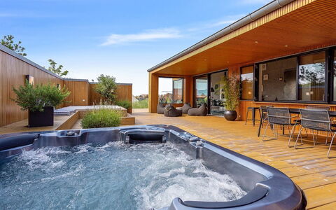 Bena - 800M from the Sea: Meubles, Design Intérieur, Chaise, Sol, Table, Recours, Sol, Plafond, Pièce, Eco Hôtel