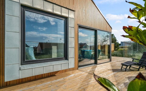Bena - 800M from the Sea: Meubles, Design Intérieur, Chaise, Sol, Table, Recours, Sol, Plafond, Pièce, Eco Hôtel