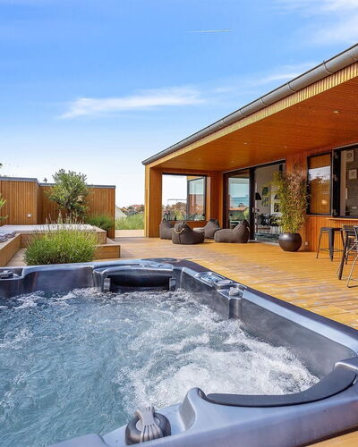 Bena - 800M from the Sea