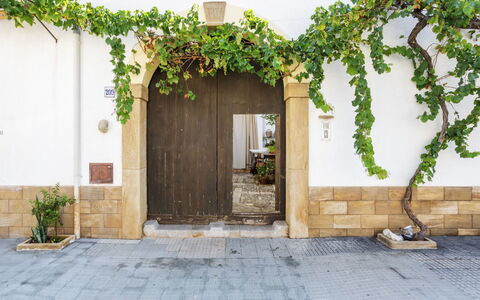 San Vito Lo Capo 155: Plante, Propriété, Porte, Bâtiment, Bois, Surface De La Route, Maison, Mur, Fenêtre, Herbe