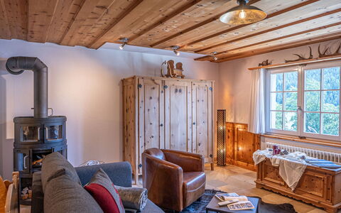 Chesa Anemona al Lej: Propriété, Cadre, Meubles, Fenêtre, Bois, Design Intérieur, Éclairage, Salon, Sol, Architecture