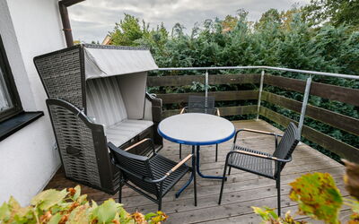 Trassenheide 151: Plante, Meubles, Ciel, Propriété, Nuage, Table, Mobilier De Jardin, Chaise, Ombre, Bâtiment