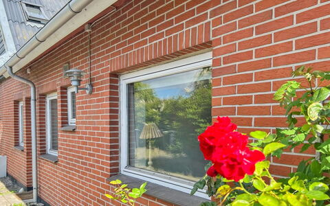 Atena - 250M from the Sea: Toit, Maison, Lot Terre, Domicile, Chalet, Biens, Batiments Jardin, Ombre, Cabane En Rondins, Aménagement Paysager