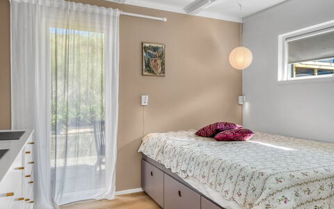 Hoat - 300M from the Sea: Meubles, Design Intérieur, Lit, Chambre, Sol, Mur, Sol, Bois, Plafond, Pièce