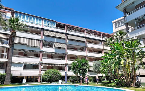 Dénia 189: Appartement, Zone Résidentielle, Condominium, Design Urbain, Balcon, Usage Mixte, Ombre, Hôtel