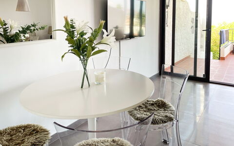 Limoneros: Plante, Propriété, Table, Design Intérieur, Éclairage, Bâtiment, Architecture, Jaune, Décoration, Sol