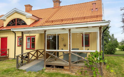 Skogstorpet: Fenêtre, Bâtiment, Bleu Azur, Bois, Sol, Confort, Maison, Sol, Salle