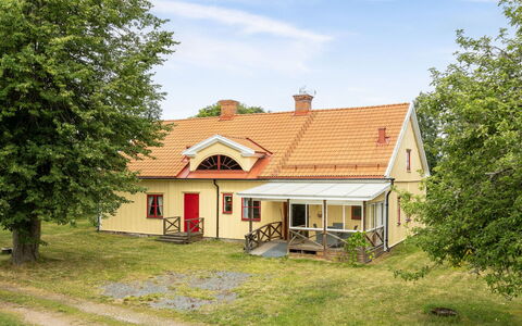 Skogstorpet: Fenêtre, Bâtiment, Bleu Azur, Bois, Sol, Confort, Maison, Sol, Salle