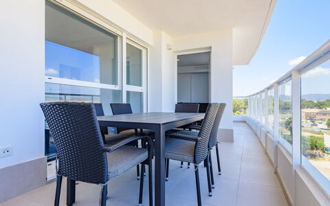 Gran Canet: Table, Meubles, Ciel, Bâtiment, Plante, L'Eau, Design Intérieur, Chaise, Ombre, Nuage