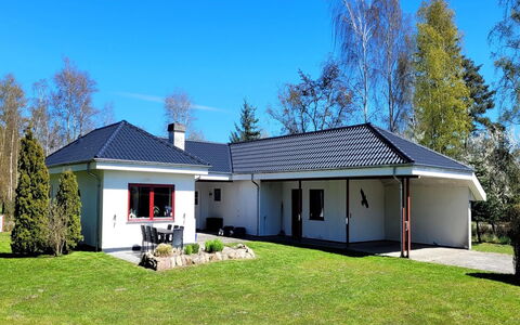 Hakon - 550M from the Sea: Toit, Domicile, Porte, Chalet, Ombre, Siding, Cour, Biens, Arrière-Cour