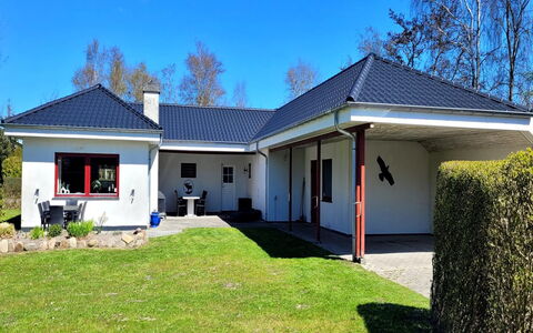 Hakon - 550M from the Sea: Toit, Domicile, Porte, Chalet, Ombre, Siding, Cour, Biens, Arrière-Cour