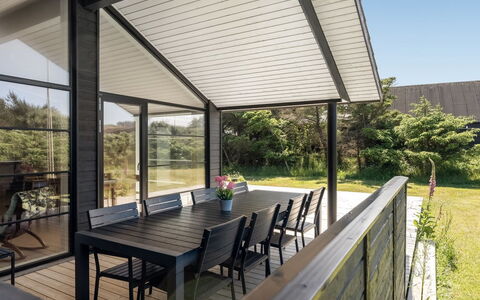 Annvy - 400M from the Sea: Bois, Porche, Plate-Forme, Composite, Ombre, Porte, Plafond, Dur, Verre, Structure En Plein Air