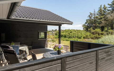 Annvy - 400M from the Sea: Bois, Siding, Domicile, Toit, Composite, Chalet, Porche, Plate-Forme, Planche, Dur