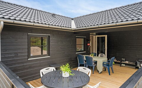 Annvy - 400M from the Sea: Bois, Sol, Design Intérieur, Sol, Meubles, Parquet, Pièce, Plafond, Tache De Bois, Dur