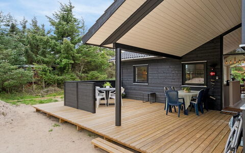 Annvy - 400M from the Sea: Bois, Sol, Design Intérieur, Sol, Meubles, Parquet, Pièce, Plafond, Tache De Bois, Dur