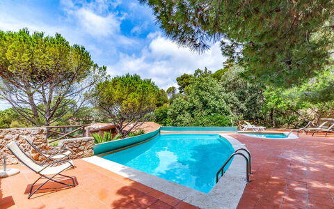 Argentarola House, Porto Santo Stefano, Seaview An: L'Eau, Propriété, Ciel, Piscine, Plante, Nuage, Bleu Azur, Mobilier De Jardin, Ombre, Arbre