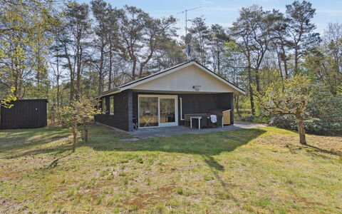 Idalina - 700M from the Sea: Toit, Maison, Lot Terre, Domicile, Chalet, Biens, Batiments Jardin, Ombre, Cabane En Rondins, Aménagement Paysager
