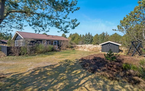 Andrea - 1.6Km from the Sea: Bois, Tache De Bois, Planche, Dur, Chalet, Plate-Forme, Siding, Ombre, Parquet, Batiments Jardin