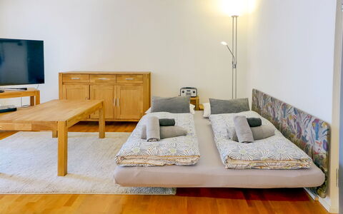 Orya: Meubles, Propriété, Table, Bâtiment, Confort, Bois, Design Intérieur, Maison, Sol, Sol